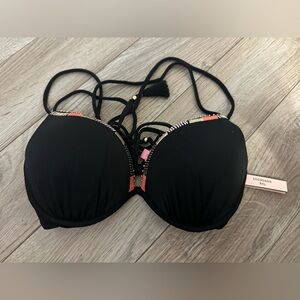 Victoria’s Secret bombshell bikini top